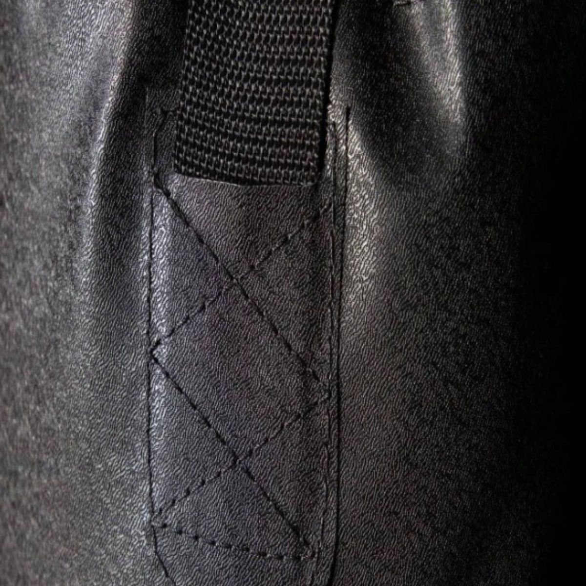 Saco de Pancada Profissional - Lona Marítima 70 cm (Vazio)