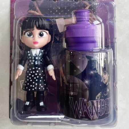 Boneca da Wandinha - Família Adams + Garrafinha 300ml