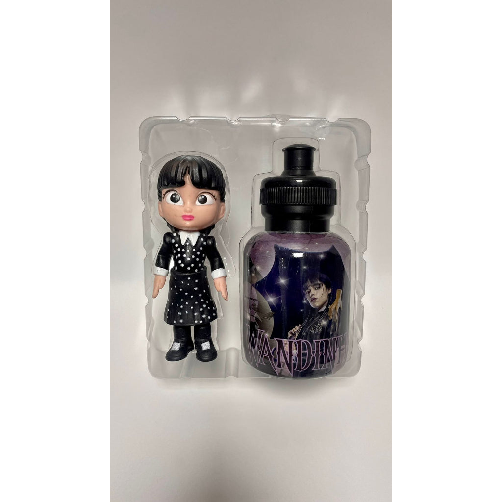 Boneca da Wandinha - Família Adams + Garrafinha 300ml