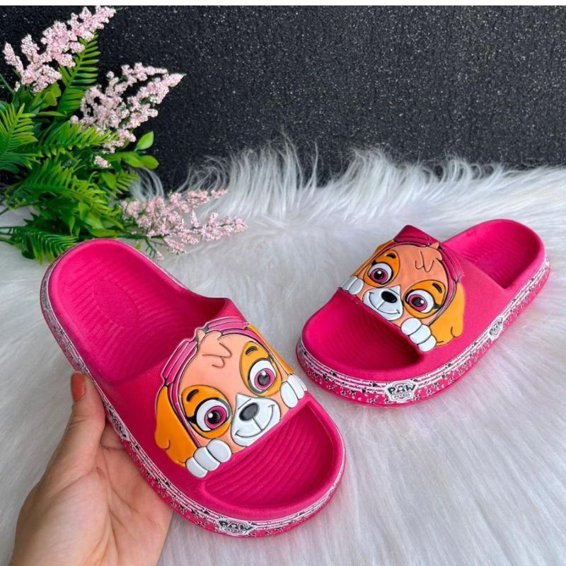 Chinelo Infantil Nuvem com Personagens - Leve, Confortável e Divertido
