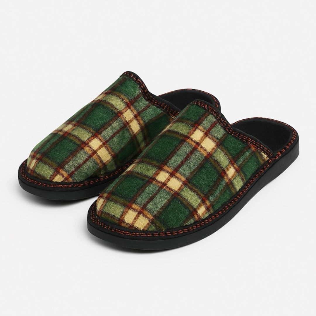 Pantufa Antiderrapante Xadrez - PantuConfort | Kaype Store