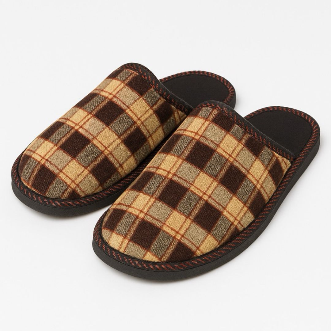 Pantufa Antiderrapante Xadrez - PantuConfort | Kaype Store