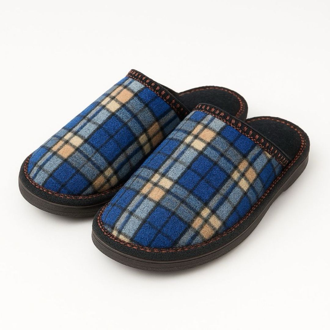 Pantufa Antiderrapante Xadrez - PantuConfort | Kaype Store