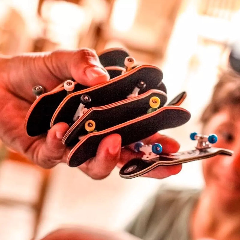 Kit Skate de Dedo 5 Peças: Diversão e Estilo na Ponta dos Seus Dedos