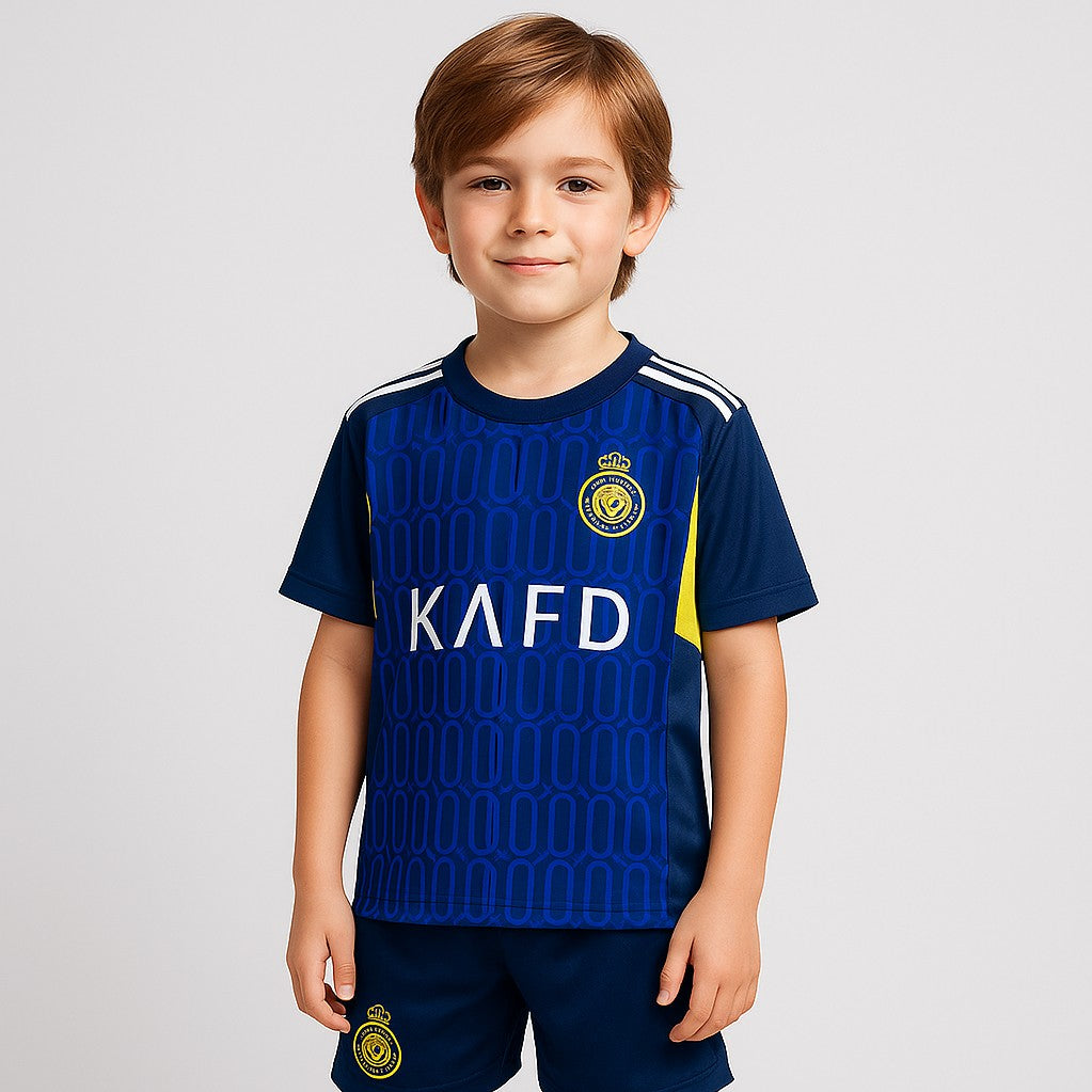 Conjunto Infantil Al Nassr CR7 2025 – Camiseta + Shorts – Kaype Store