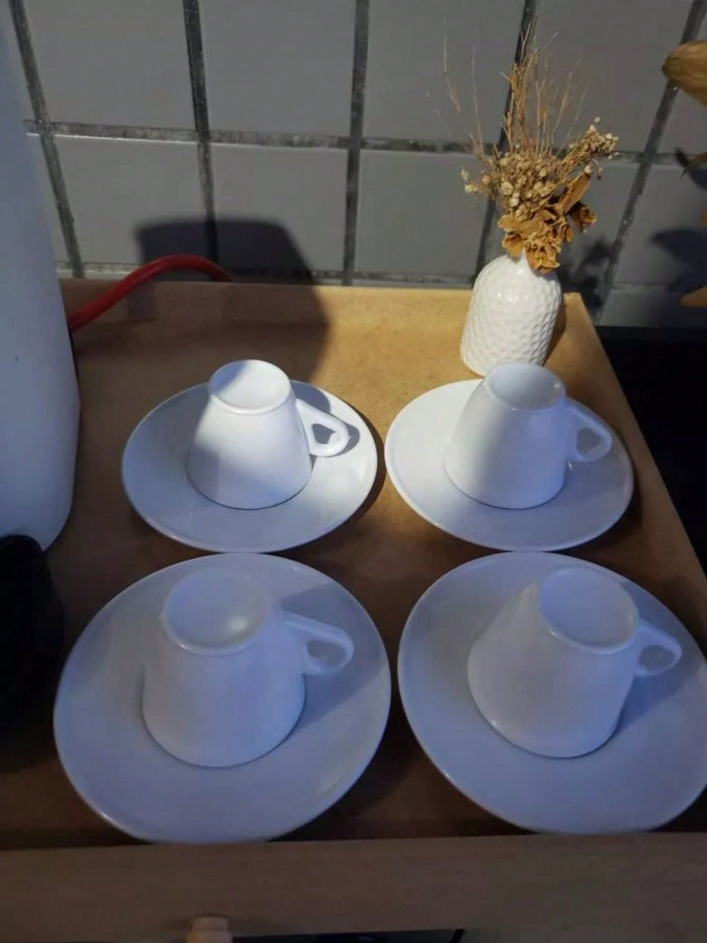 Jogo de Xícaras e Pires 8 peças - Elegância e Funcionalidade para Suas Bebidas - Kaype Store